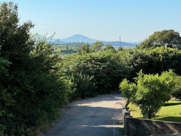 terreno edificabile in vendita a Barbarano Mossano in zona Mossano