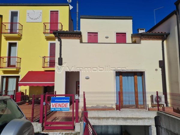 quadrivano in vendita a Barbarano Mossano