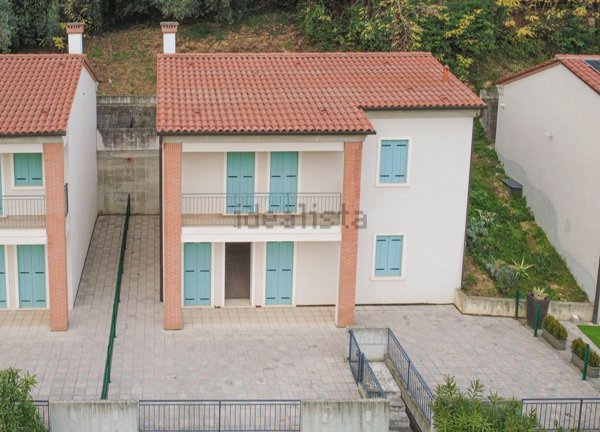 casa indipendente in vendita a Barbarano Mossano
