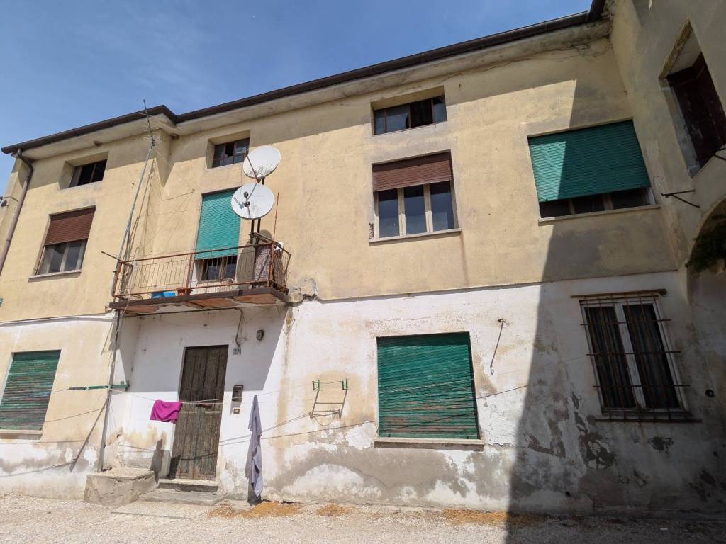 casa indipendente in vendita a Barbarano Mossano in zona Ponte di Barbarano