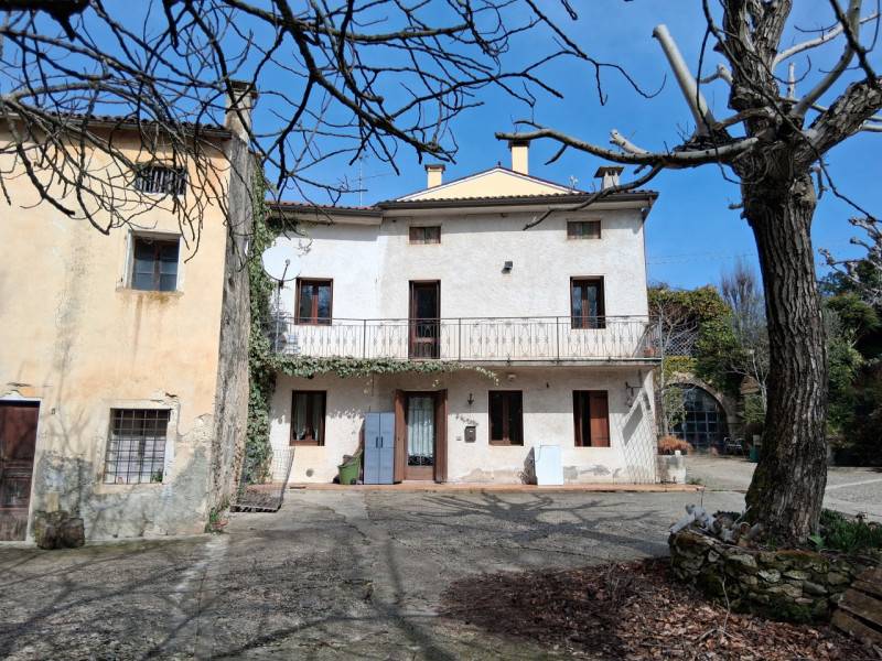 casa indipendente in vendita a Barbarano Mossano in zona San Giovanni in Monte
