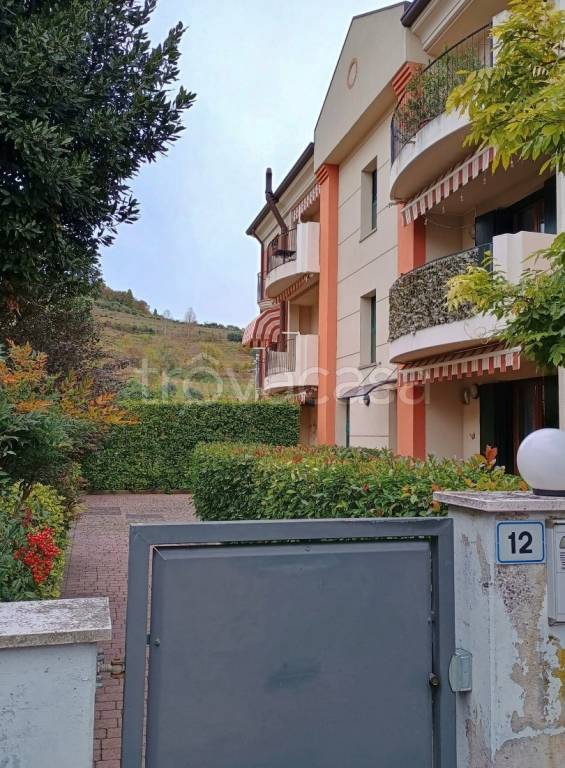 appartamento in vendita a Barbarano Mossano in zona Barbarano Vicentino