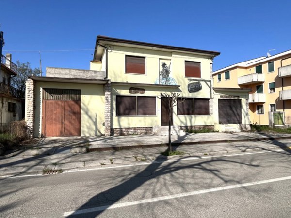 attivita commerciale in vendita a Barbarano Mossano