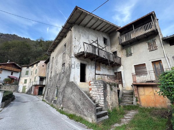 appartamento in vendita a Valbrenta in zona San Nazario