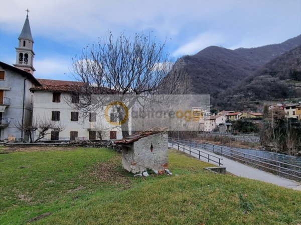 casa indipendente in vendita a Valbrenta