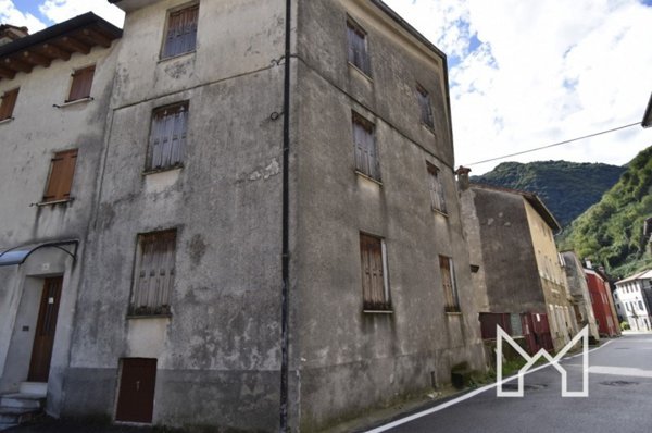 appartamento in vendita a Valbrenta in zona Valstagna