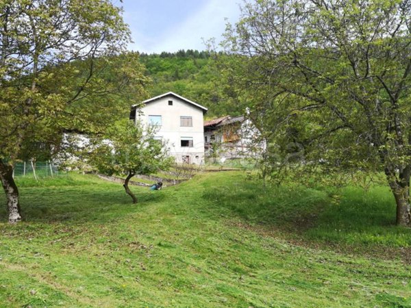 casa indipendente in vendita a Valbrenta