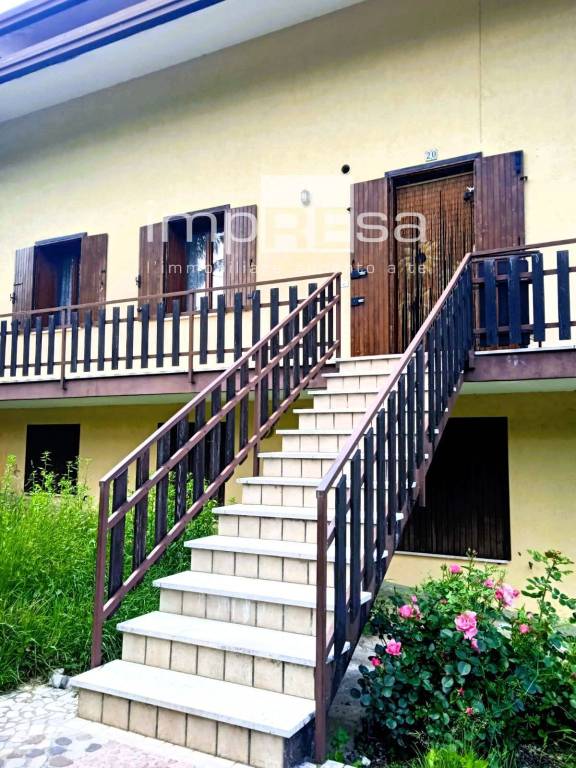 appartamento in vendita a Valbrenta in zona Cismon del Grappa