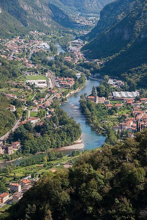 negozio in vendita a Valbrenta in zona Valstagna