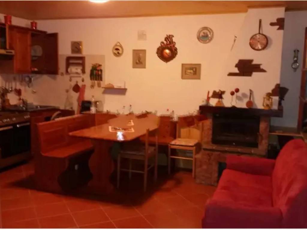 appartamento in vendita a Valbrenta in zona Cismon del Grappa