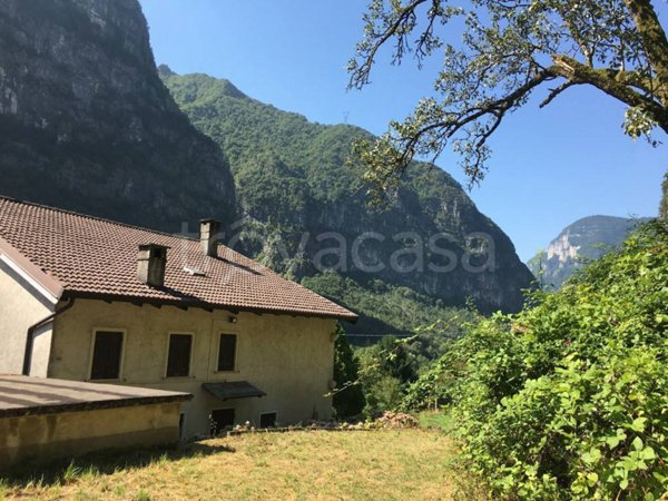 locale di sgombero in vendita a Valbrenta in zona Valstagna