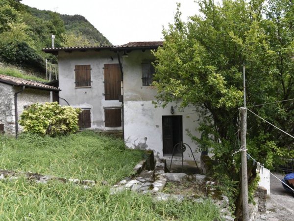 casa indipendente in vendita a Valbrenta in zona Valstagna