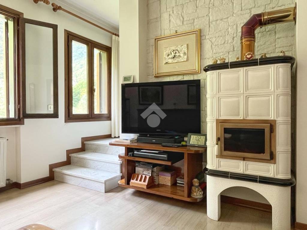 casa indipendente in vendita a Valbrenta in zona San Nazario