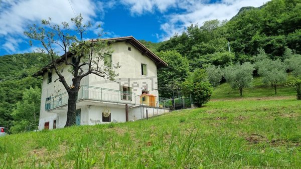 casa indipendente in vendita a Valbrenta in zona San Nazario