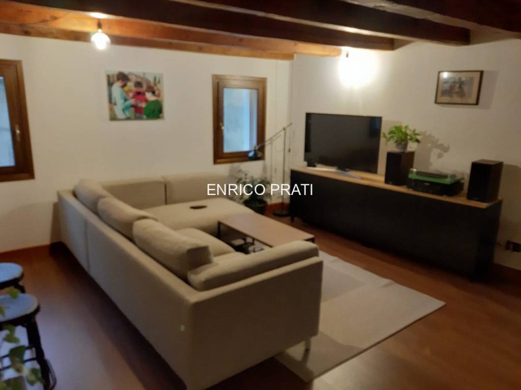 casa indipendente in vendita a Valbrenta in zona Oliero