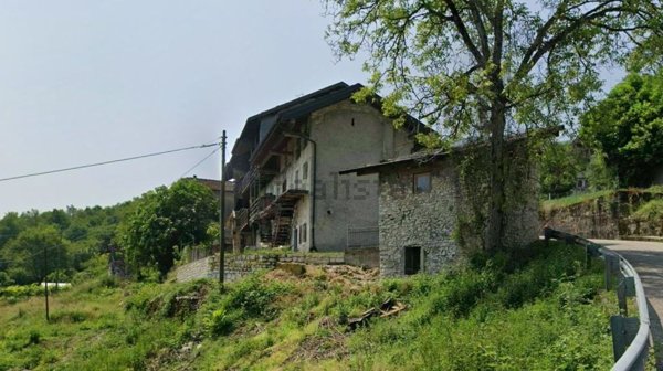 casa indipendente in vendita a Valbrenta