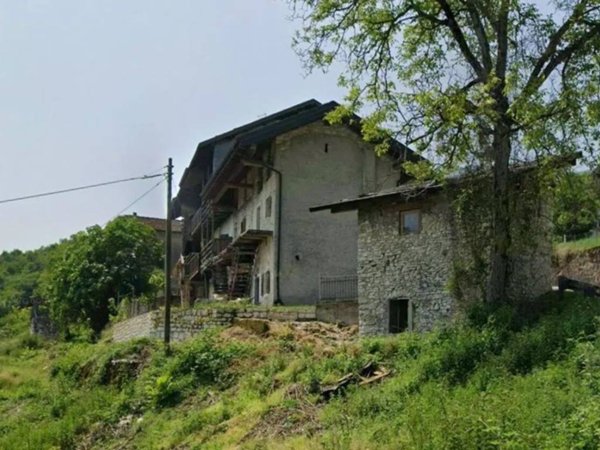 casa indipendente in vendita a Valbrenta