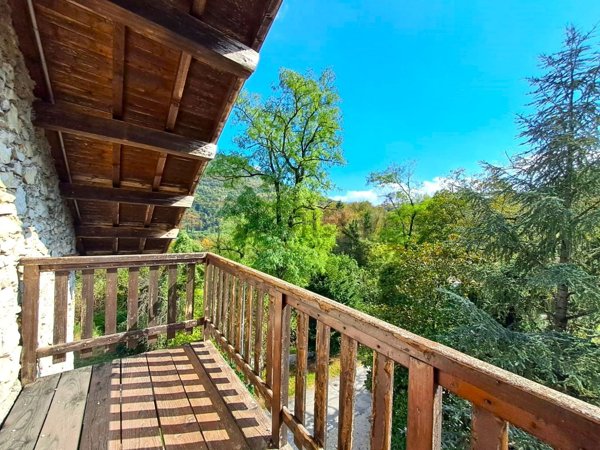 casa semindipendente in vendita a Valbrenta