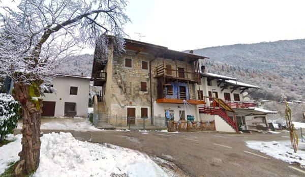 casa semindipendente in vendita a Valbrenta