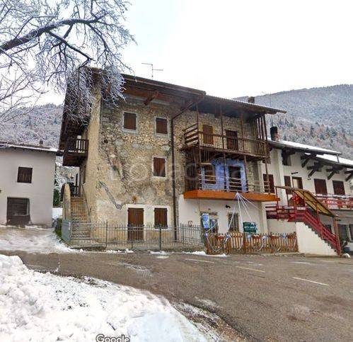 casa indipendente in vendita a Valbrenta