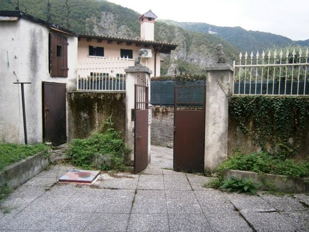 casa indipendente in vendita a Valbrenta in zona Campolongo sul Brenta