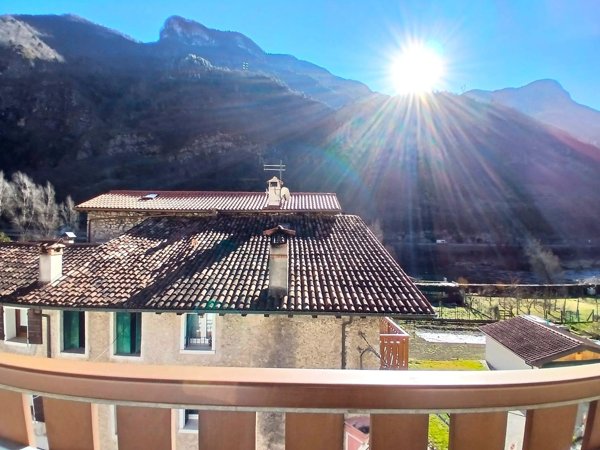 casa indipendente in vendita a Valbrenta