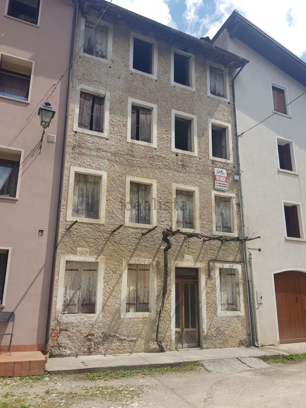 casa indipendente in vendita a Valbrenta in zona Valstagna