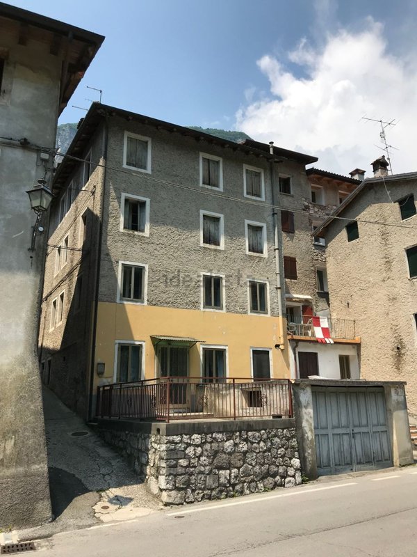 casa indipendente in vendita a Valbrenta in zona Valstagna