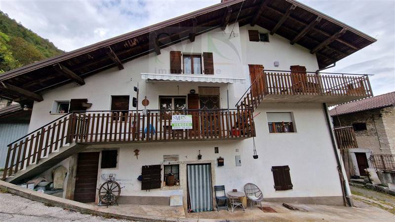 casa indipendente in vendita a Valbrenta in zona Cismon del Grappa