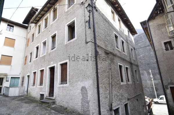 appartamento in vendita a Valbrenta in zona Valstagna