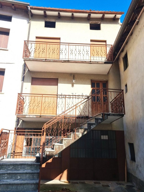 casa indipendente in vendita a Valbrenta in zona Valstagna