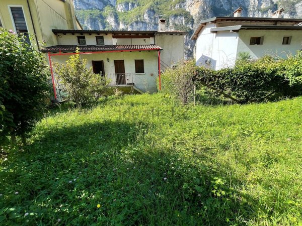 appartamento in vendita a Valbrenta in zona Cismon del Grappa