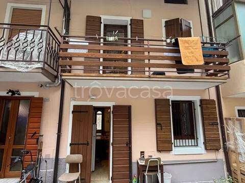 casa indipendente in vendita a Valbrenta in zona Cismon del Grappa