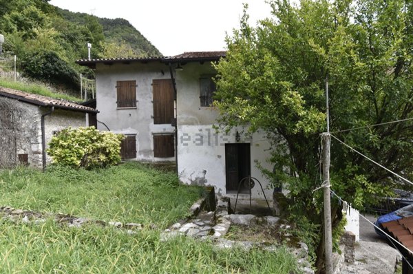 appartamento in vendita a Valbrenta in zona San Nazario