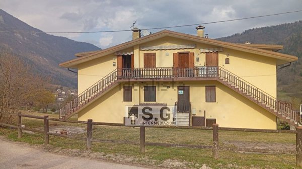 appartamento in vendita a Valbrenta in zona Primolano