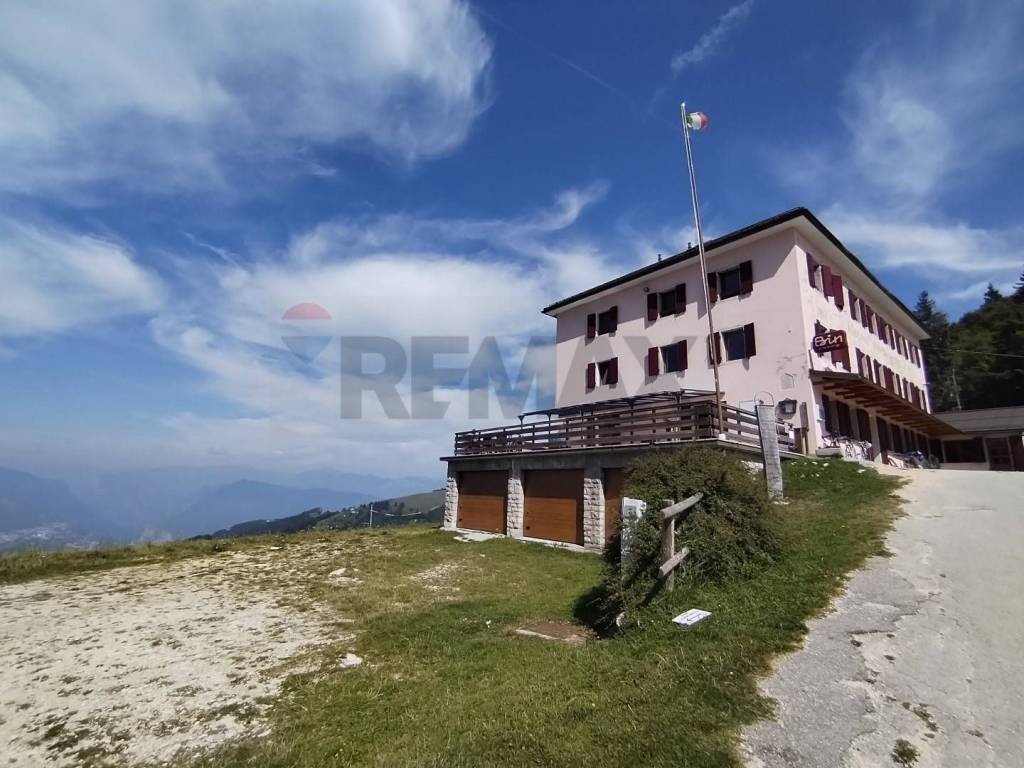 negozio in vendita a Valbrenta