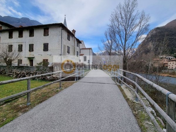 casa indipendente in vendita a Valbrenta in zona Valstagna
