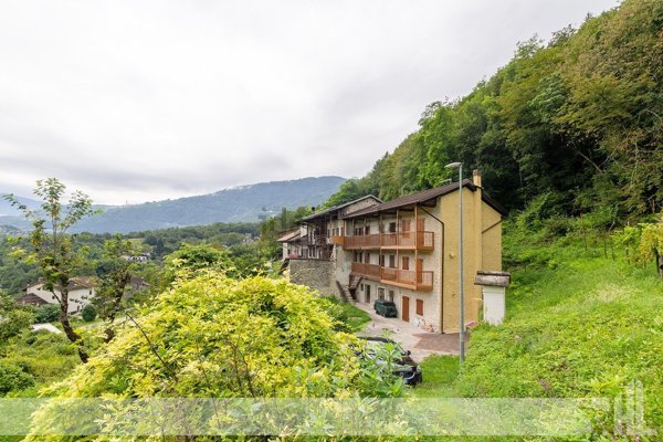 casa indipendente in vendita a Valbrenta