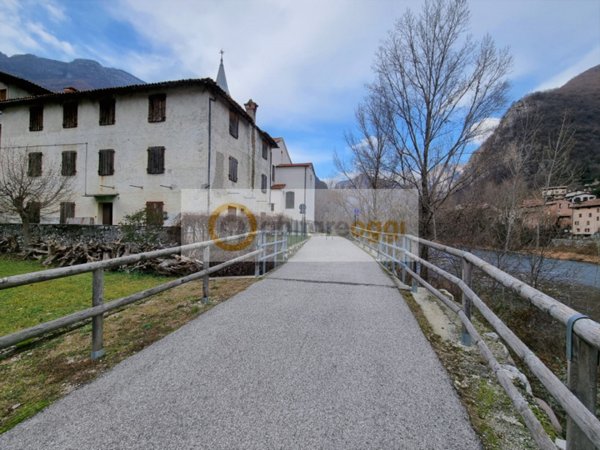casa indipendente in vendita a Valbrenta in zona Valstagna
