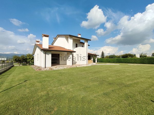 casa indipendente in vendita a Colceresa in zona Villa