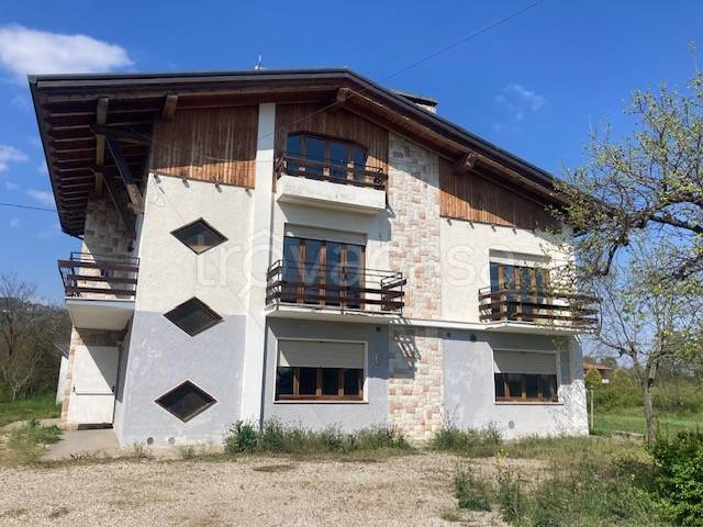 casa indipendente in vendita a Colceresa in zona Villa