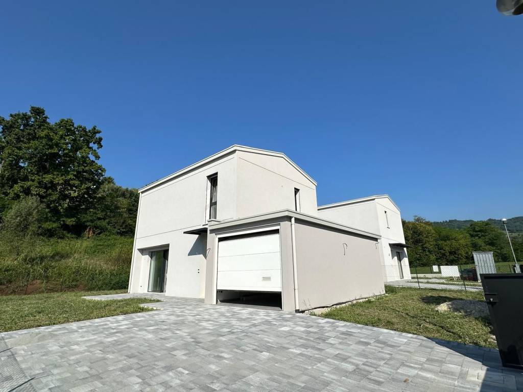 casa indipendente in vendita a Colceresa in zona Villa