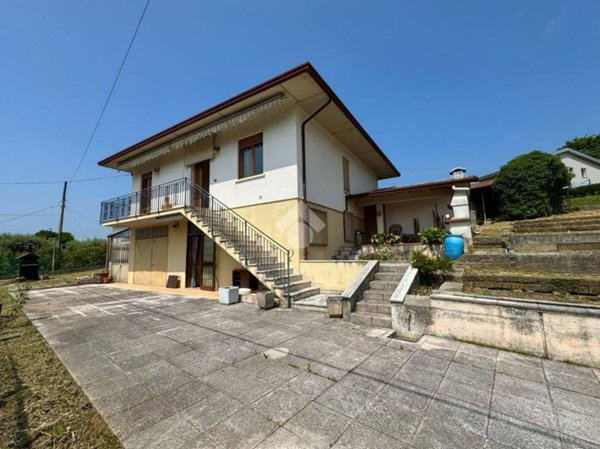 casa indipendente in vendita a Colceresa in zona Villa