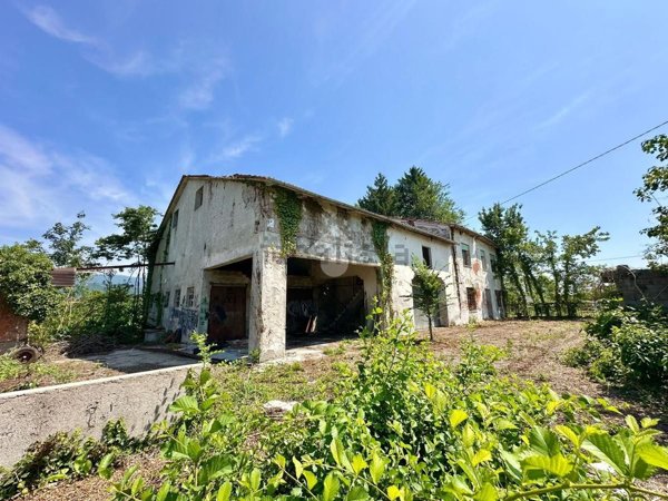 pentavano in vendita a Colceresa