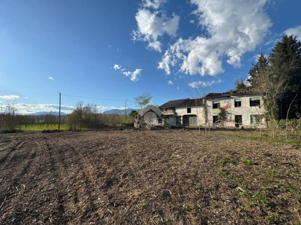 pentavano in vendita a Colceresa