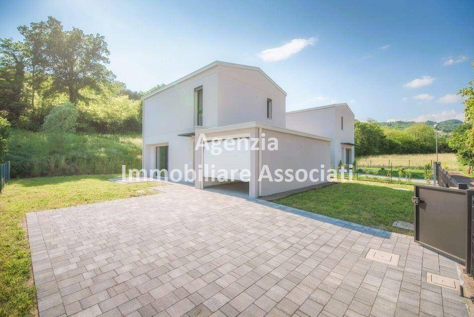 casa indipendente in vendita a Colceresa in zona Villa