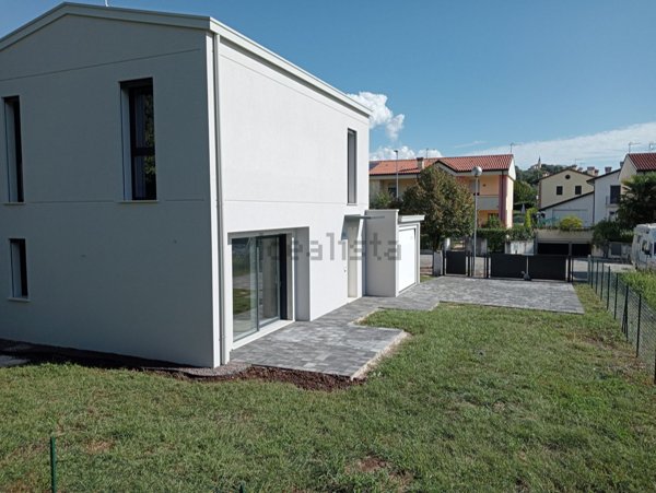 casa indipendente in vendita a Colceresa in zona Molvena