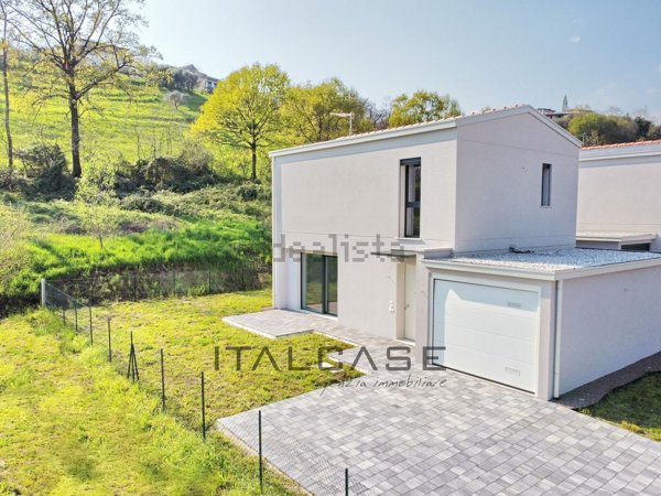 casa indipendente in vendita a Colceresa in zona Villa