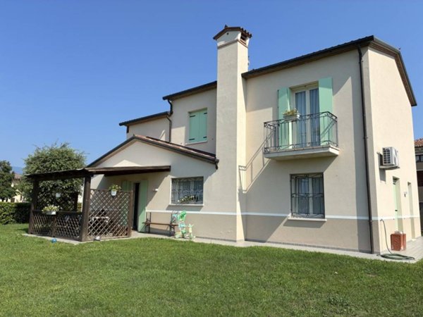 casa indipendente in vendita a Colceresa in zona Villaraspa