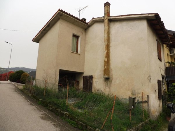 casale in vendita a Colceresa in zona Mure